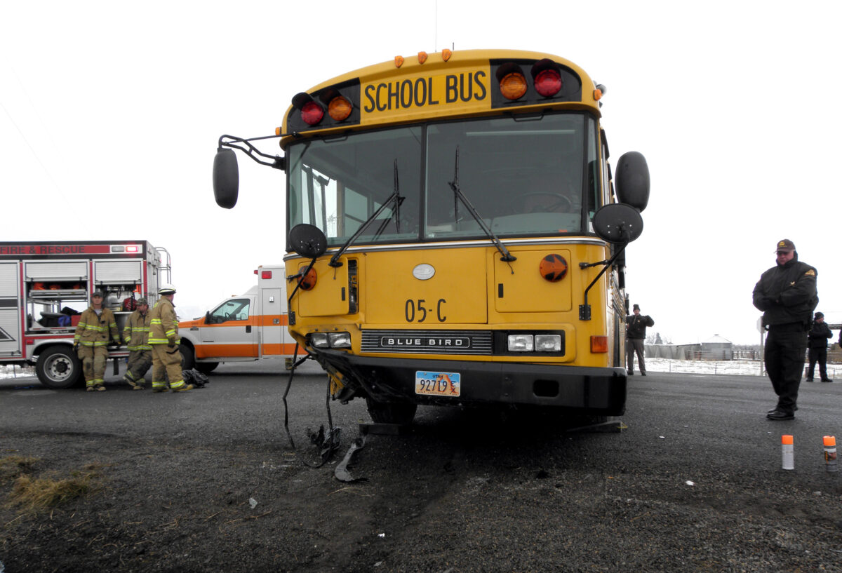 woman-airlifted-after-crash-with-school-bus-in-spanish-fork-news